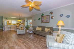 Beautifully Appointed 2BR 2BA Golf Villa Near the Beach